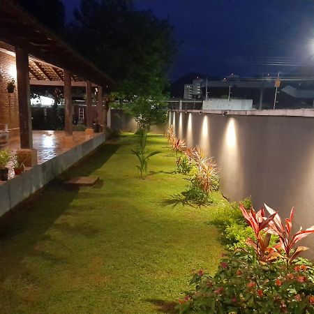 Hospedagem Economica Flor De Maria Caraguatatuba Exterior photo