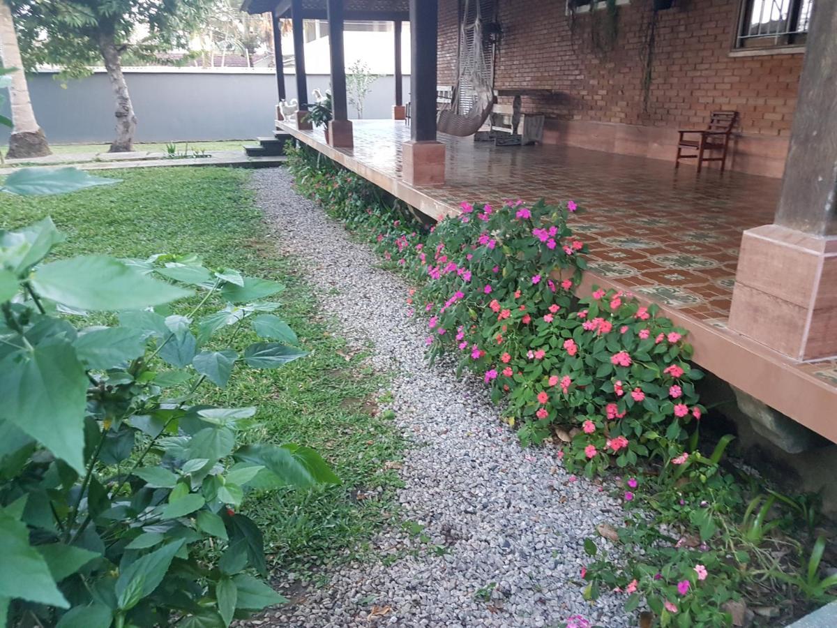 Hospedagem Economica Flor De Maria Caraguatatuba Exterior photo